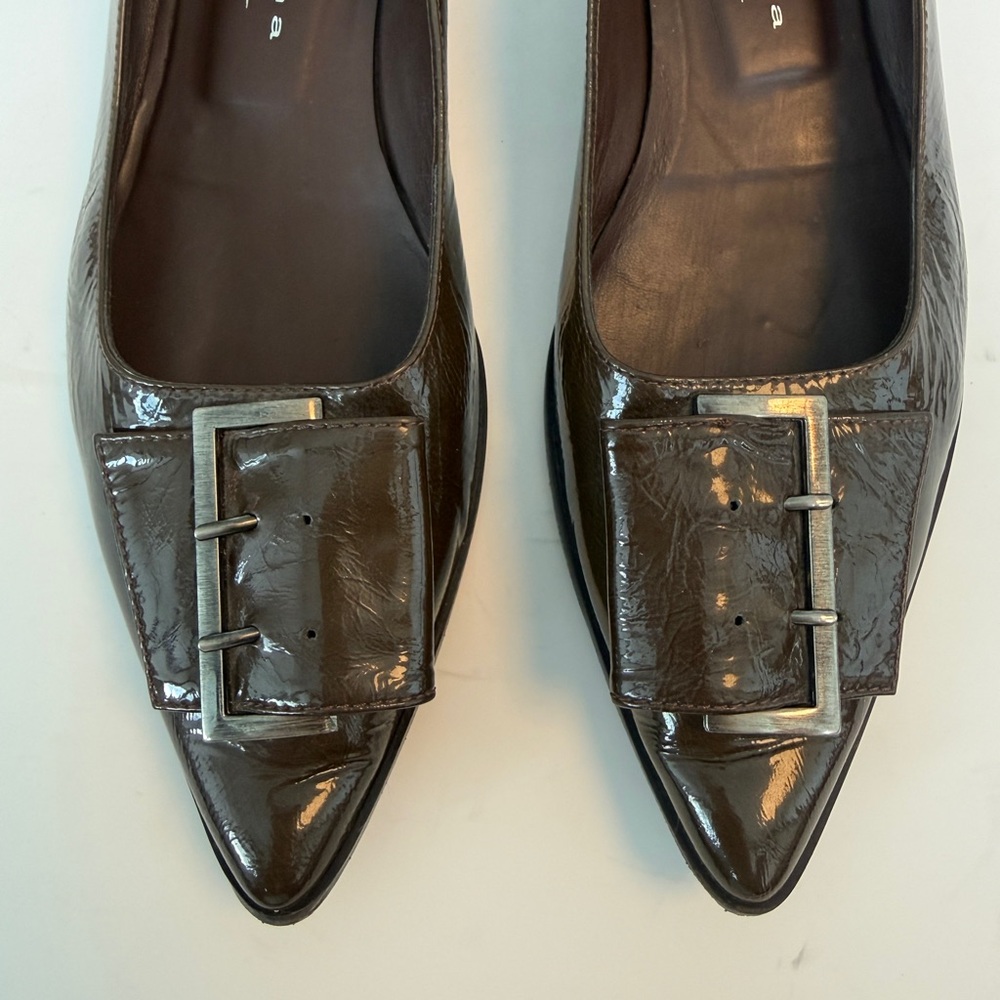 Via Roma Khaki Patent Leather Buckle Flats, Made in Italy - Picture 4 of 5